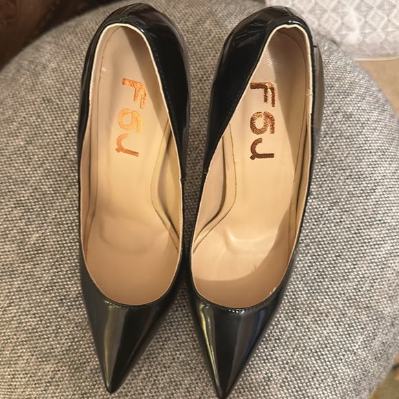 Jazzy black heels!! - Picture 2 of 6